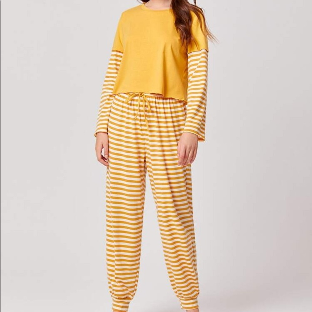 New Yellow Plaid Tee & Pants Pajama Set - Picture 2 of 4